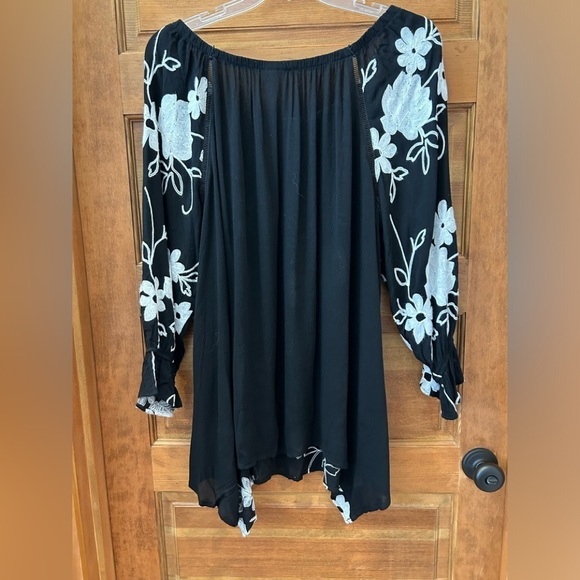 Forgotten Grace / Womand top/ beautiful floral embroidery / XL - Picture 4 of 8